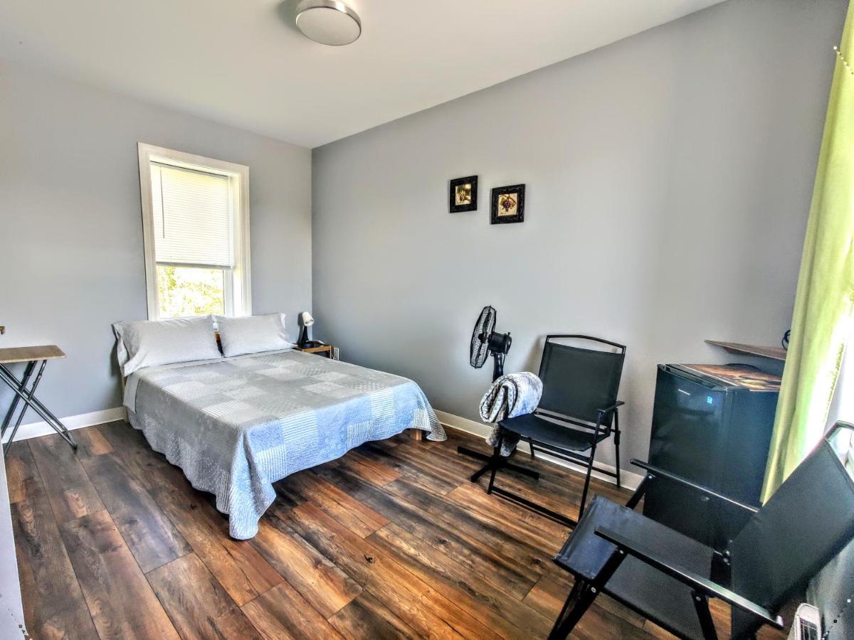 Salmon River Motel Shannonville Buitenkant foto